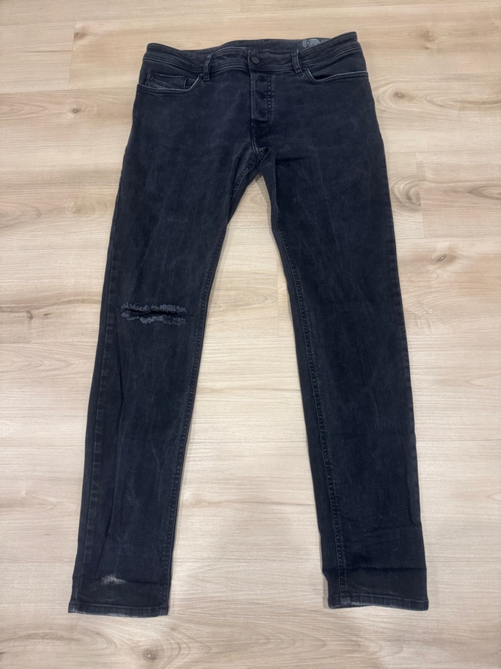 Men's Diesel Sleenker Slim-Skinny W34-L32 084ZN  Black Distressed Denim Jeans